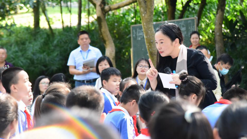 這是兒童的節(jié)日，更是對(duì)成年人的提醒